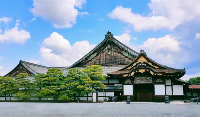 Osaka/Kyoto : visite en bus du château de Nijo, de Kurama, de Kifune et de l'onsen