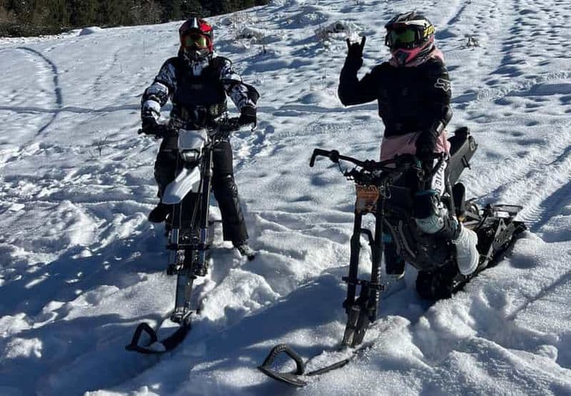 Depuis Almaty : Tour du grand lac d'Almaty en motoneige ou en vélo des neiges