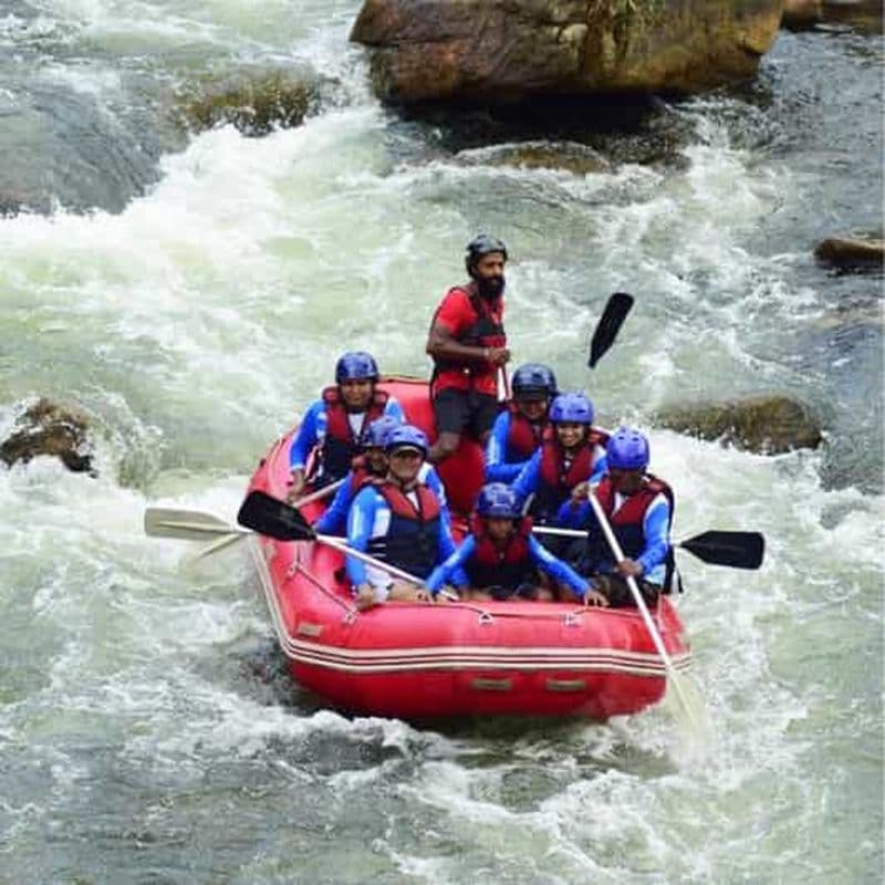 Au départ de Kandy : Excursions guidées d'une journée en rafting à Kithulgala