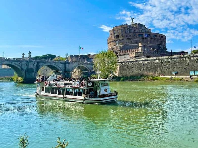 Billet Visite des places et fontaines de Rome et bateau à arrêts multiples
