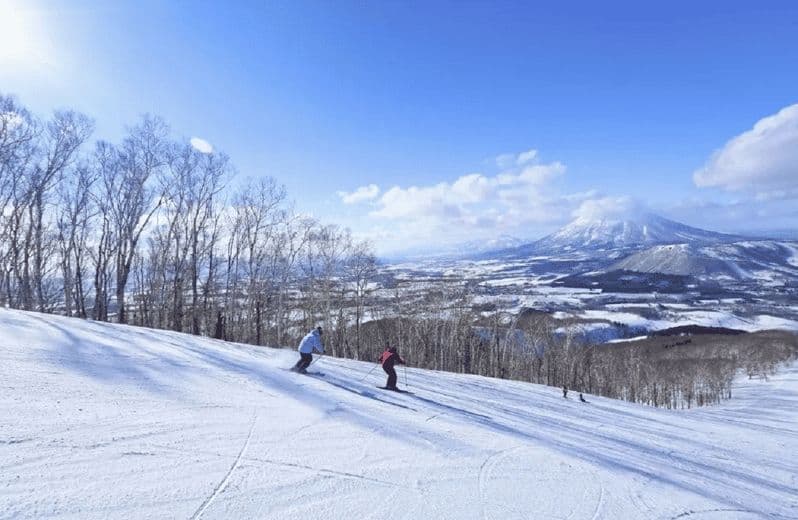 Visite d'une jounée de ski à Hokkaido : Station de ski internationale de Sapporo
