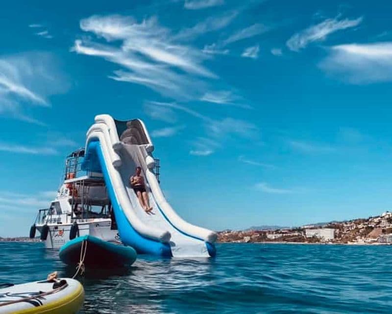 Tour en bateau à Benalmádena avec plongée avec tuba, toboggan aquatique et déjeuner
