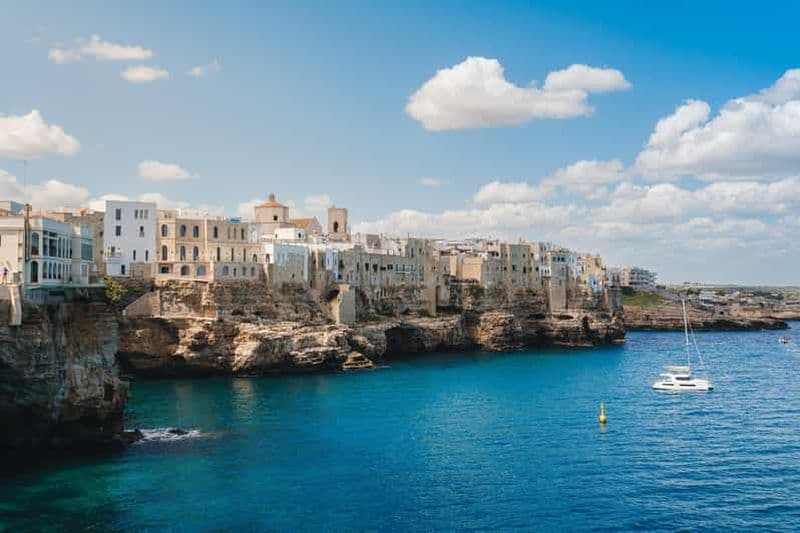Billet Une journée à Polignano : visite street food, tuk-tuk et grottes marines
