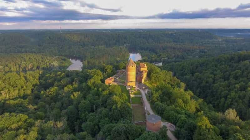 Sigulda : automne doré et dégustation de vin (groupe/privéchange privé