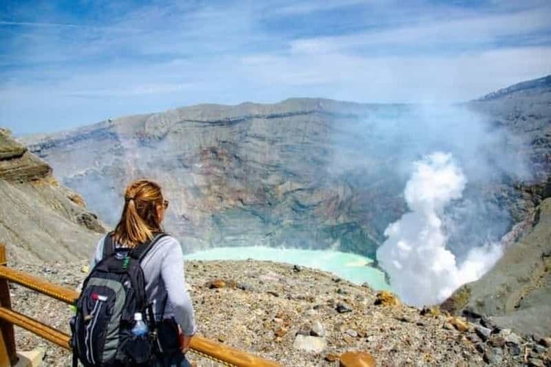 Fukuoka : Randonnée sur le volcan du mont Aso et promenade à cheval à Kusasenri