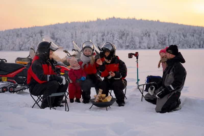 Billet Rovaniemi : Pêche sur glace et excursion en motoneige avec collations