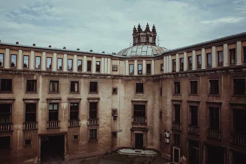 Billet Nowa Huta : Visite des bâtiments administratifs et des abris de l'aciérie