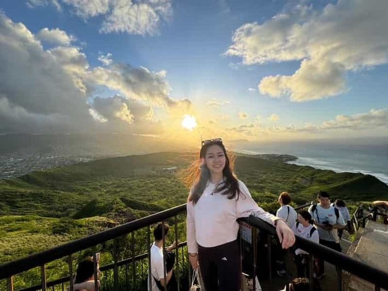Billet Waikiki : Diamond Head Hiking/ Début de la randonnée à 7h00.