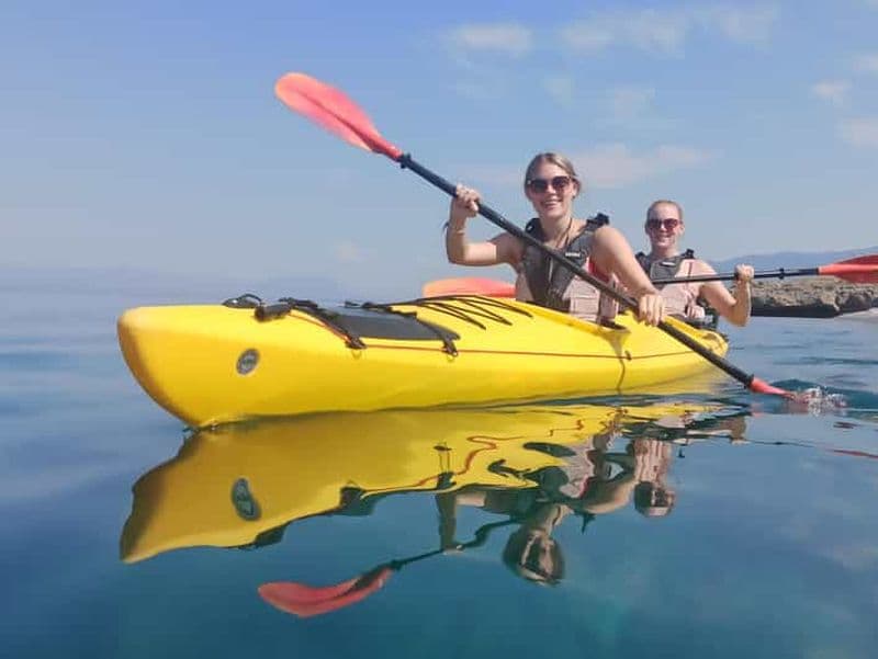 Billet Kalamata : excursion d'une journée en kayak de mer avec déjeuner