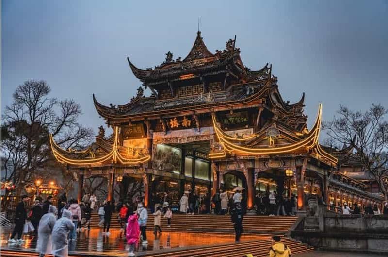 Billet Option de visite du centre des pandas géants de Dujingyan, interaction avec les pandas roux