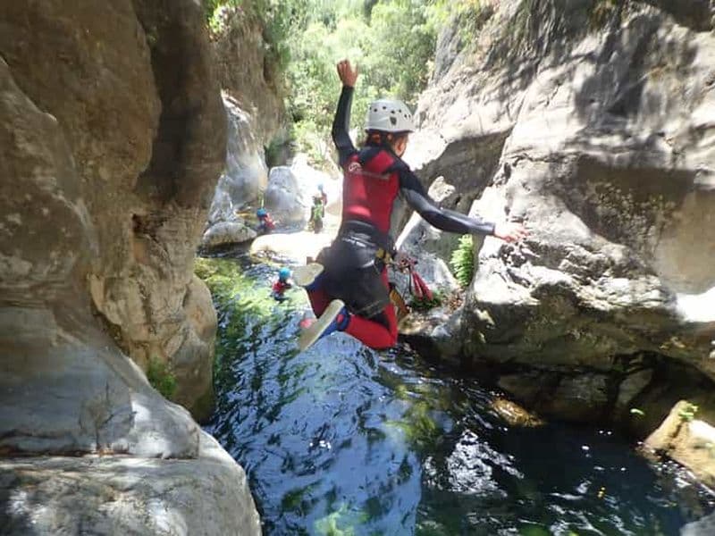 Billet Sierra de las Nieves : canyoning à Zarzalones pour les amateurs de descente en rappel
