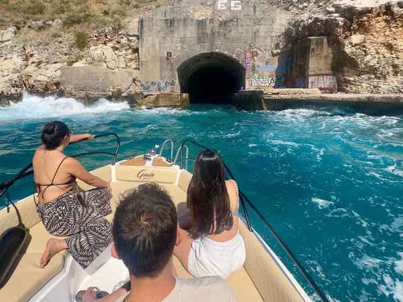 Billet Himare : sortie en bateau vers la grotte des pirates et Porto Palermo