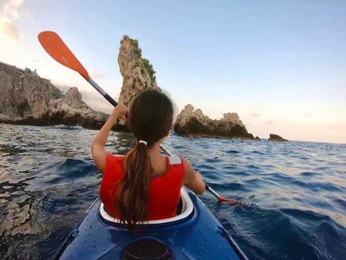 Taormine : Excursion côtière en kayak à Isola Bella et à la Grotte bleue