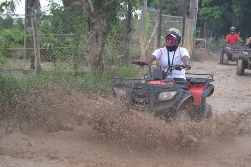 Billet Punta Cana Off-Road 4x4 ATV : plage, plongée dans les grottes et séance de mamajuana