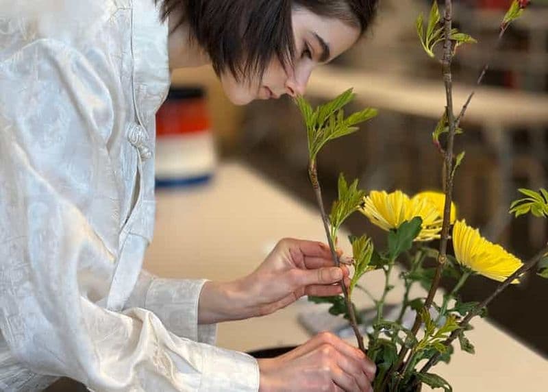 Osaka : Expérience de l'art floral traditionnel japonais, l'Ikebana