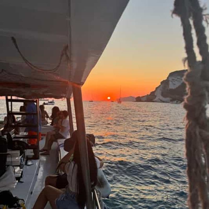 Billet Ponza : Coucher de soleil en bateau avec apéritif et baignade à Chiaia di Luna