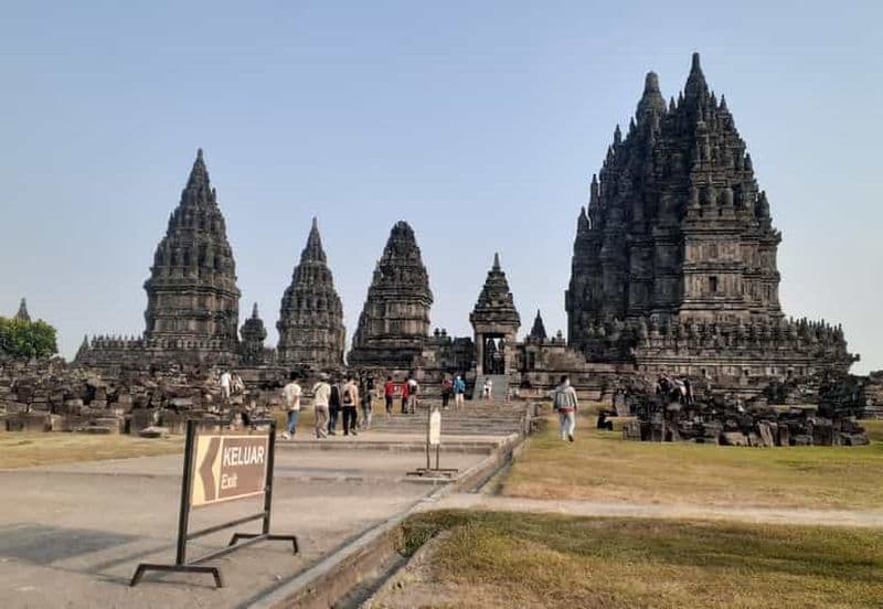 Coucher de soleil à Prambanan et billet pour le spectacle du ballet Ramayana inclus