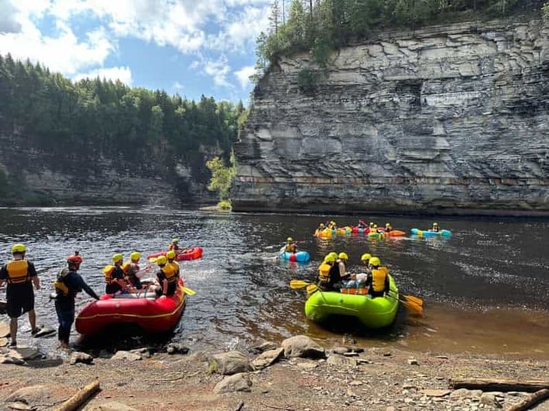 Micro-aventure en rafting et kayak sur la rivière Jacques-Cartier