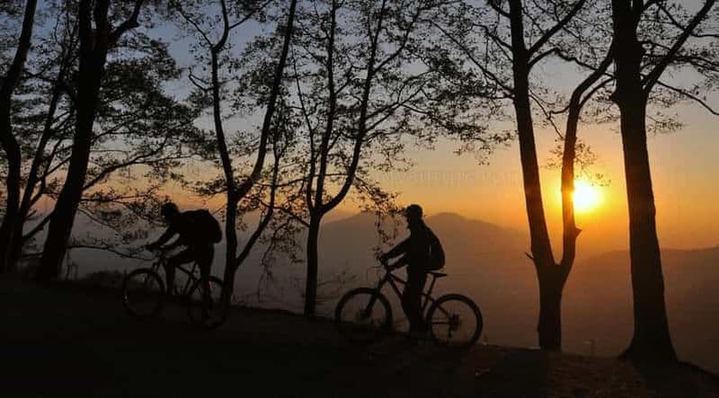 Katmandou : Excursion d'une journée à vélo à Katmandou avec prise en charge.