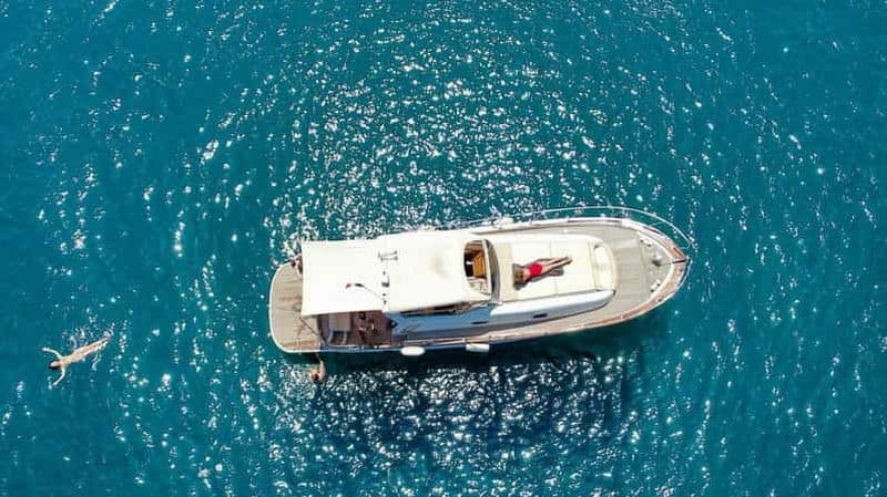 Billet Procida : journée en bateau avec déjeuner à bord