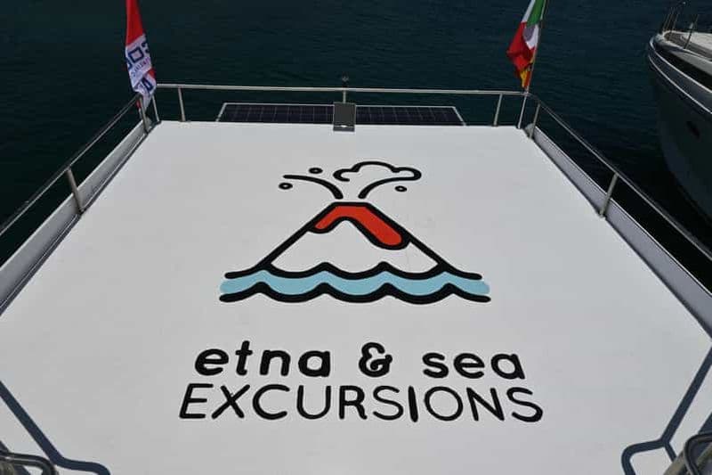 Catane : tour en bateau et plongée avec tuba, apéritif et prosecco