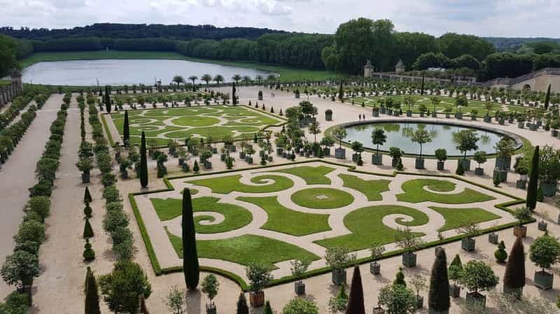 Billet Depuis Paris : expérience guidée du château et des jardins de Versailles