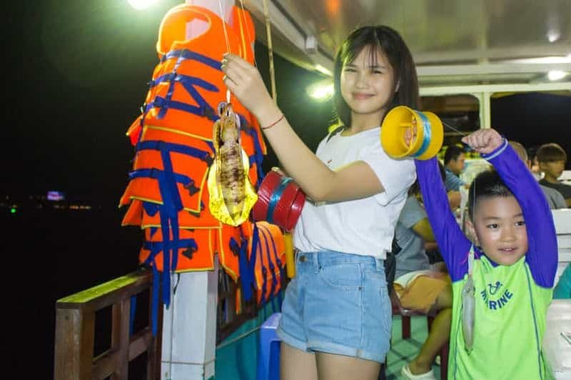 Pêche au calmar au coucher du soleil et de nuit à Phu Quoc avec dîner
