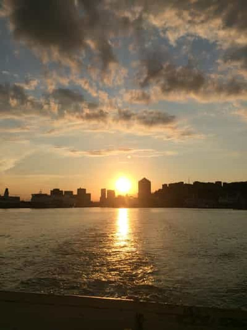 Gênes : croisière au coucher du soleil pour admirer la ville avec musique live