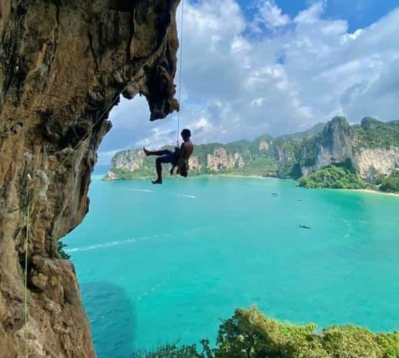 Billet Krabi : une journée d'escalade à Railay Beach