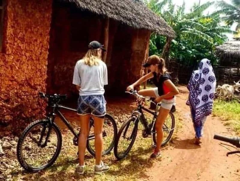 Zanzibar : visite à vélo d'un village avec un guide de la région