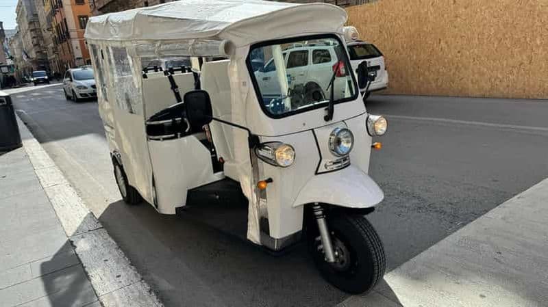 Rome : visite citadine en tuk-tuk et transfert aéroport