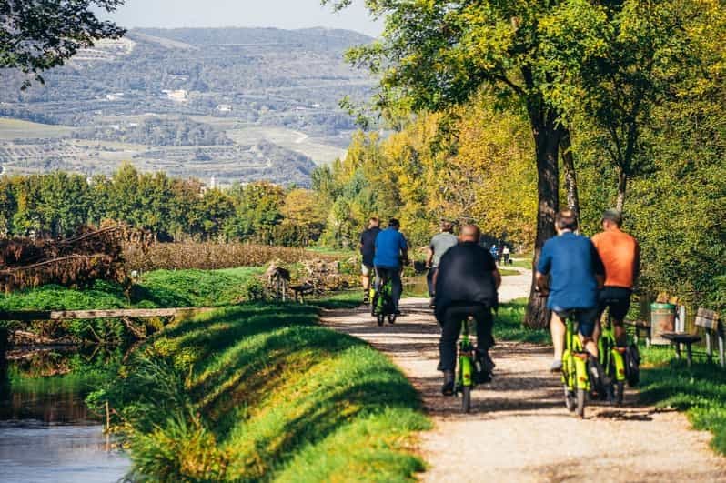 Vérone : circuit à vélo électrique dans la campagne avec visite d'un domaine viticole et dégustation