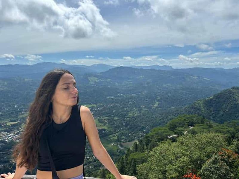 Kandy : Visite privée en Tuk Tuk avec le Temple de la Dent