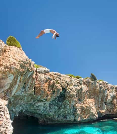 au départ de muscat : aventure de saut de falaise dans le wadi hawer
