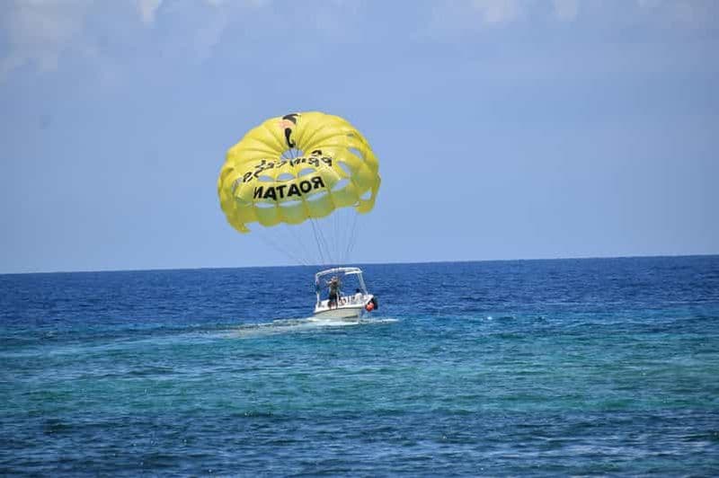 Billet Parachute ascensionnel, plongée avec tuba et expérience de plage à Roatan