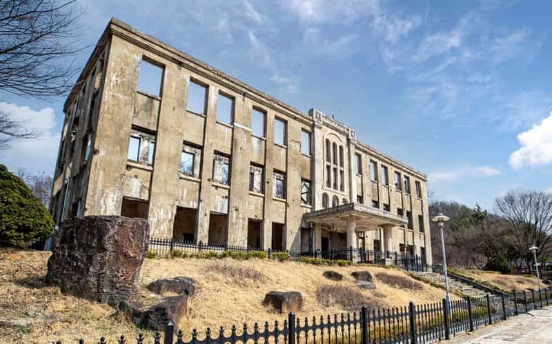 Canyon de Hantan, siège du Parti des travailleurs de Corée et monorail de Soisan