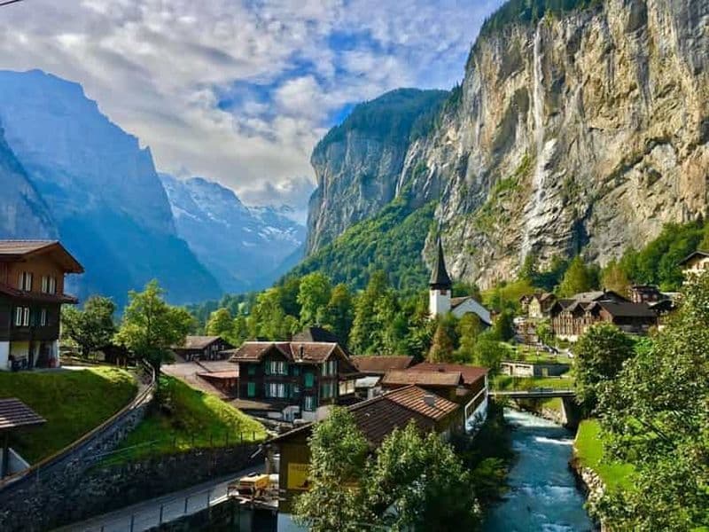 Billet Depuis Berne : visite des Alpes suisses, de Lauterbrunnen et des grottes de Beatus