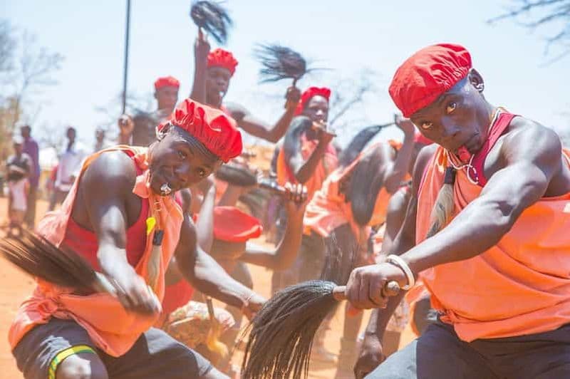 Visite du musée Sukuma de Bujora avec spectacle de danse