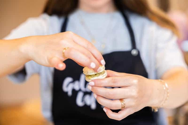 Billet Paris : atelier macarons aux Galeries Lafayette