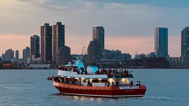 Billet Croisière touristique : lumières de la ville et musique