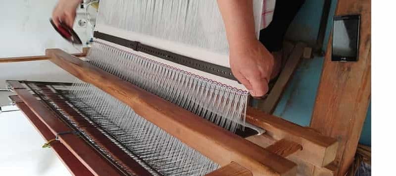Naxos : cours pratique de tissage traditionnel sur métier à tisser