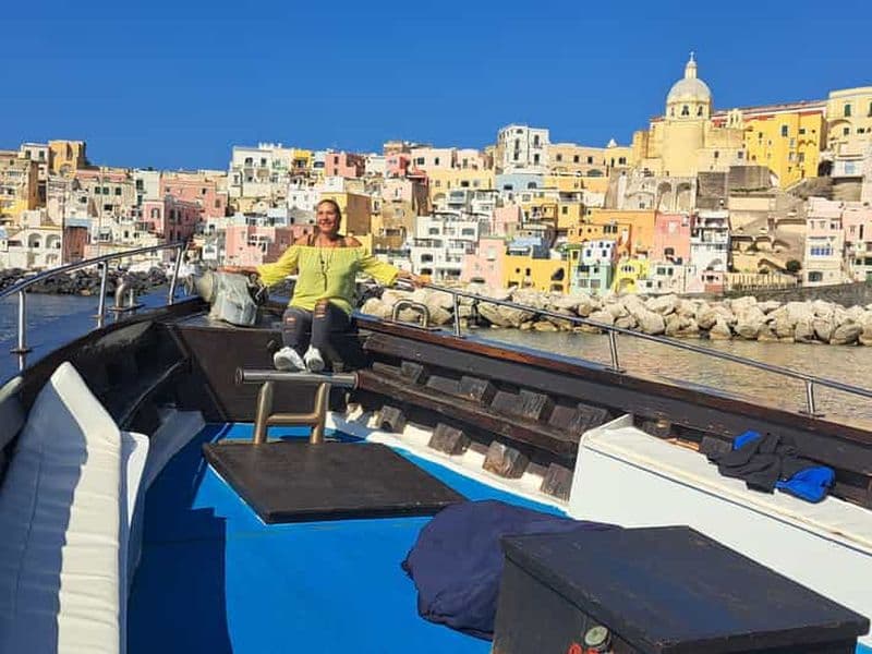 Billet Au départ d'Ischia : visite d'une journée en bateau sur l'île de Procida avec déjeuner