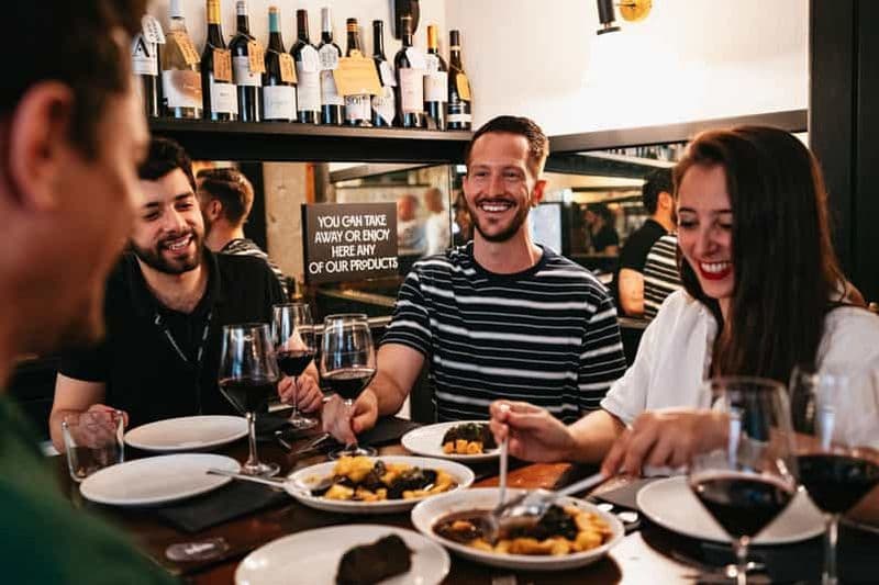 Billet Madrid : visite guidée avec dégustation de tapas et de vin et vue sur les toits