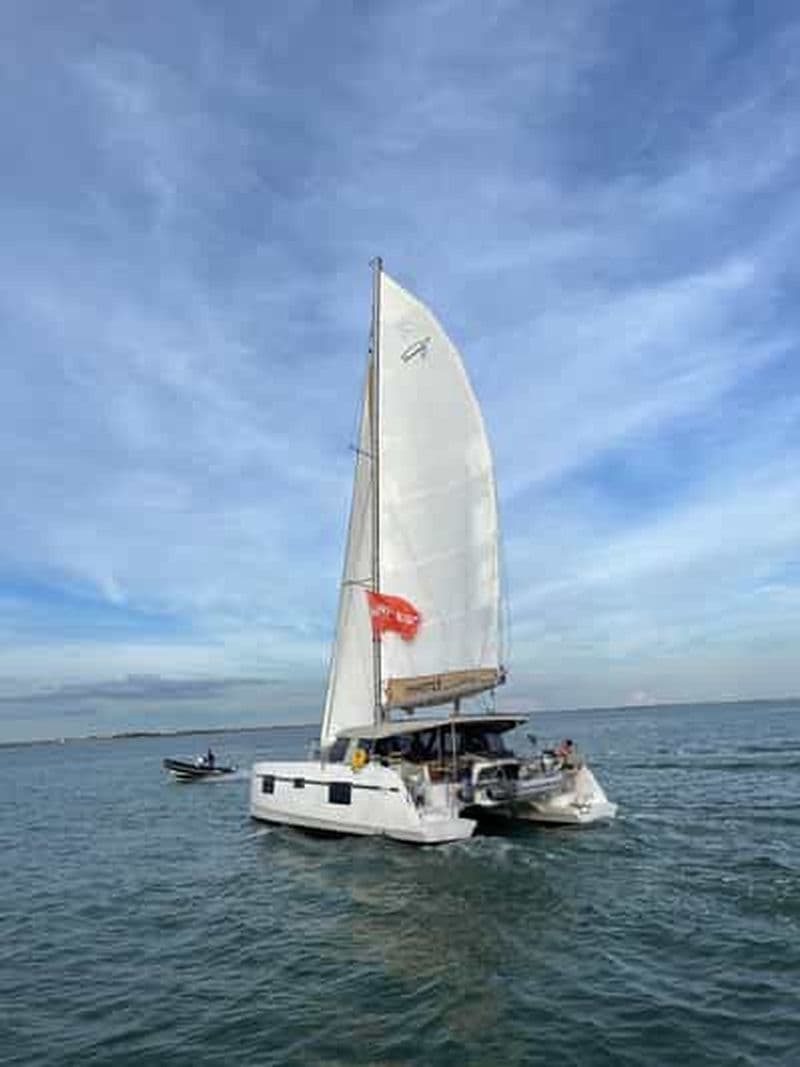 Billet La Flotte, Ile de Ré : Croisière en catamaran à voile