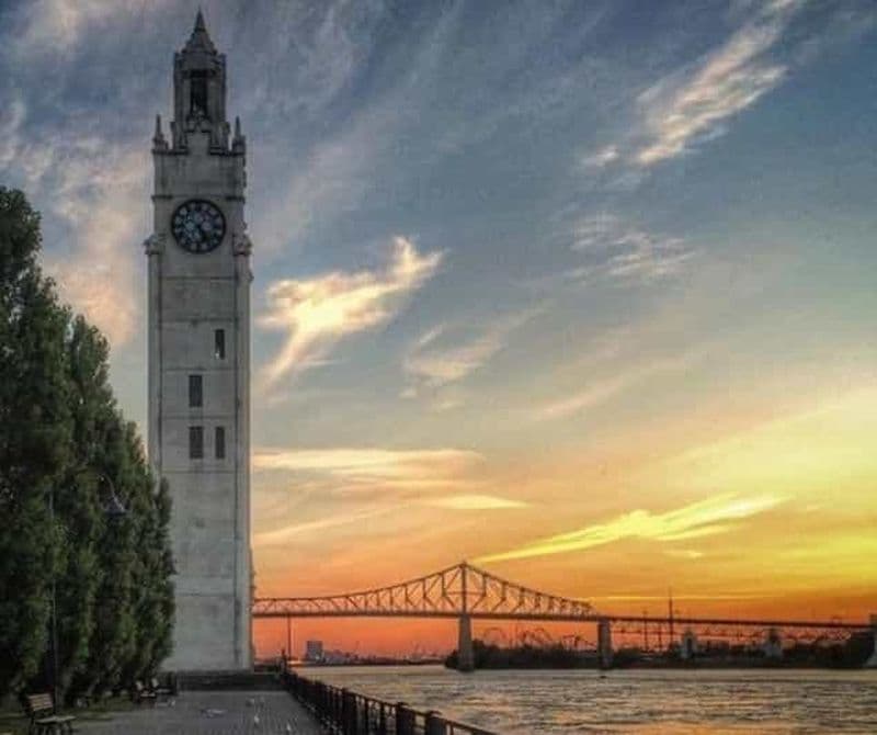 Billet Montréal : visite guidée à pied des arts de la rue avec un guide