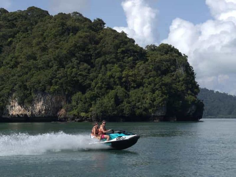 Langkawi : Premium Geopark UNESCO Jet Ski Tour of 8 Islands (en anglais)
