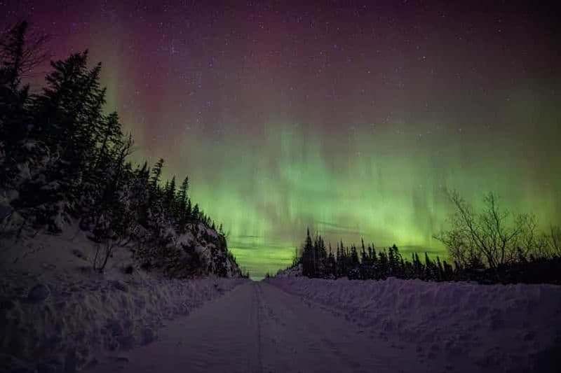 Reykjavík : excursion pour observer les aurores boréales en espagnol avec un véhicule 4x4