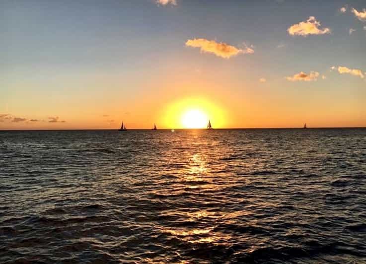 Oahu : croisière au coucher du soleil en bateau à fond de verre à Waikiki