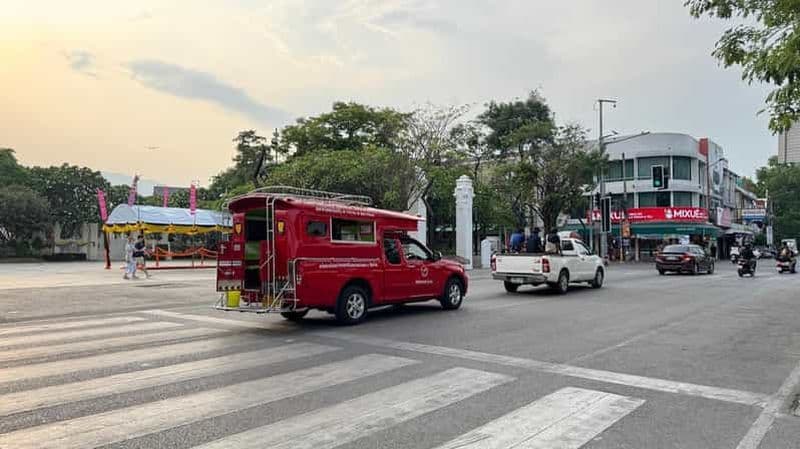 Chiang Mai : croisière en bateau, balade en tuk-tuk et en songtaew