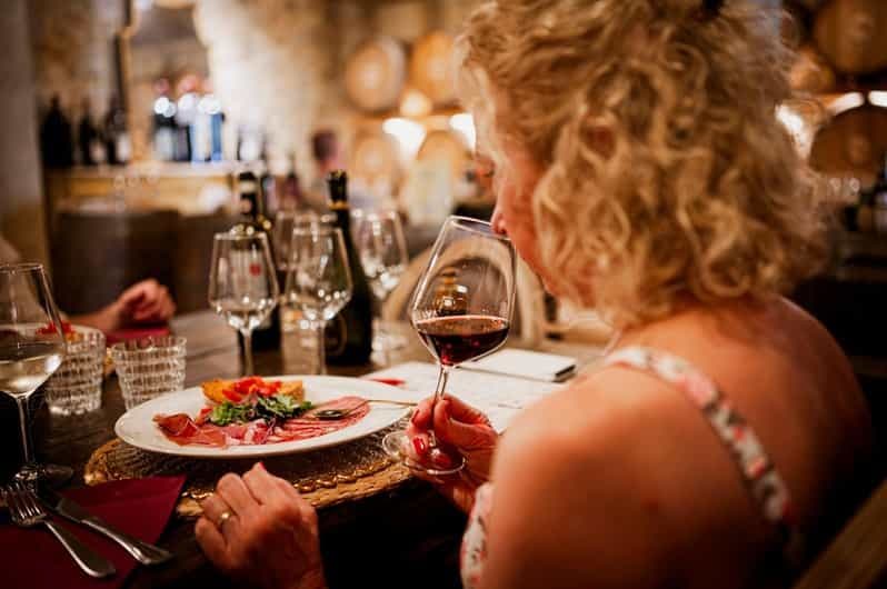 Grande dégustation du Chianti : vins, huiles et vinaigres balsamiques dans la cave